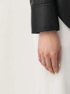 Le Gramme anneau en or blanc 18ct à détails gravés